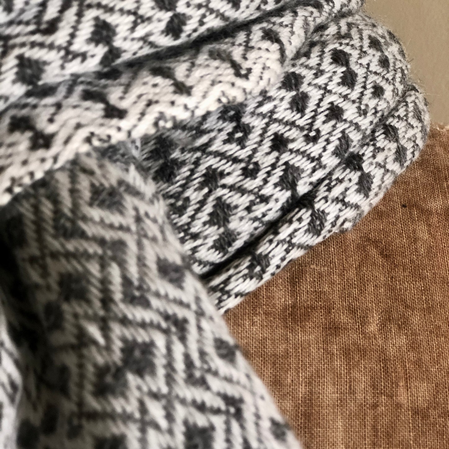 Double Diamond Grey Small Scarf
